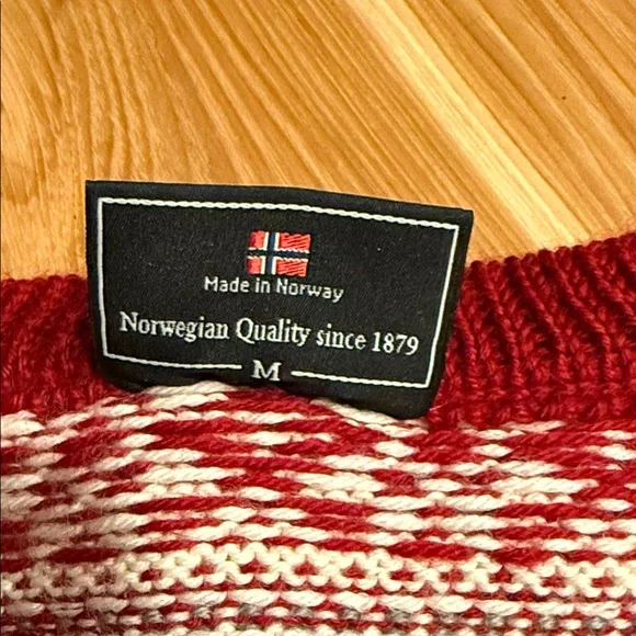 Dale of Norway Red and White Faire Isle Patterned Sweater, Size M - Picture 15 of 15